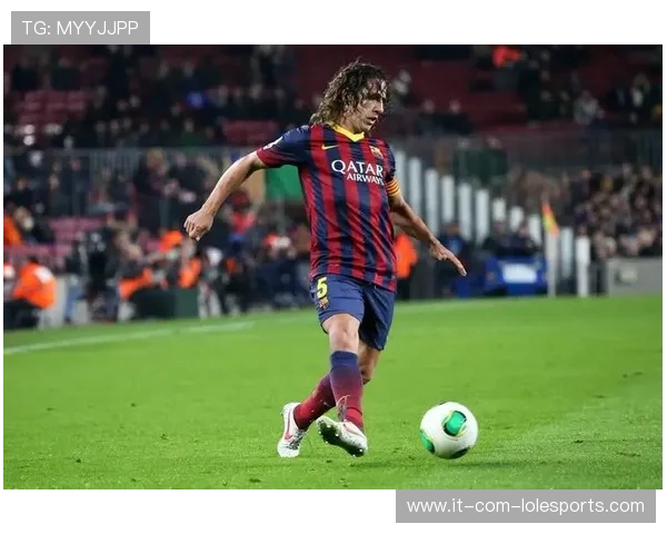 火爆足球球星揭秘：他们如何成为全球瞩目的体育传奇与偶像