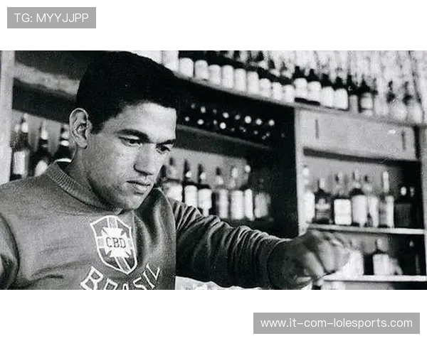 足球历史上首位90后球星的崛起与影响力探索