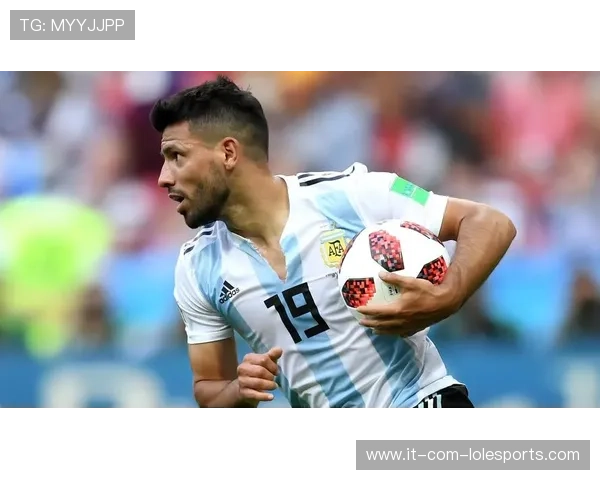 足球巨星私生活乱象揭秘:他们的私人世界比球场更疯狂 足球巨星私生活乱象揭秘:他们的私人世界比球场更疯狂